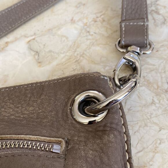 Vintage Roots Leather Cross Body Bag - Picture 7 of 11